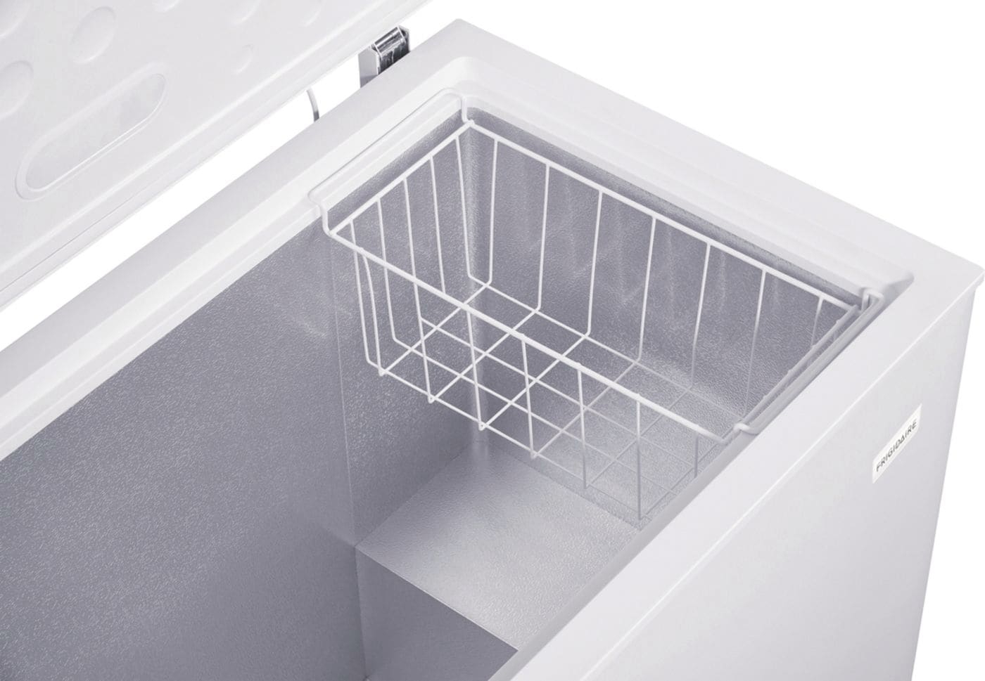 Frigidaire FFCS0922AW 38" 8.7 Cu. Ft. Chest Freezer With Power On I