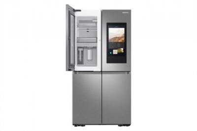 36" Samsung Smart 4-Door Flex Refrigerator with Family Hub and Beverage Center  - RF29A9771SR