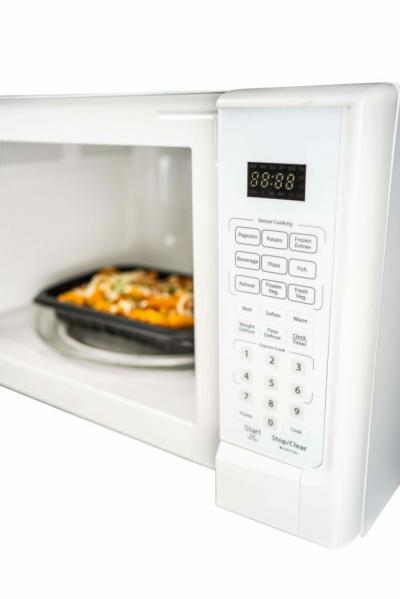 22" Danby Designer 1.4 Cu. Ft. Sensor Microwave in White - DDMW01440WG1