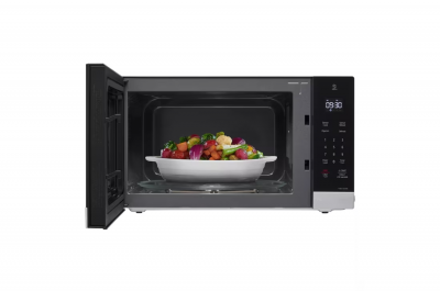 LG 1.5 Cu.ft. Countertop Microwave with Smart Inverter and Sensor Cooking in Stainless Steel - MSER1590S
